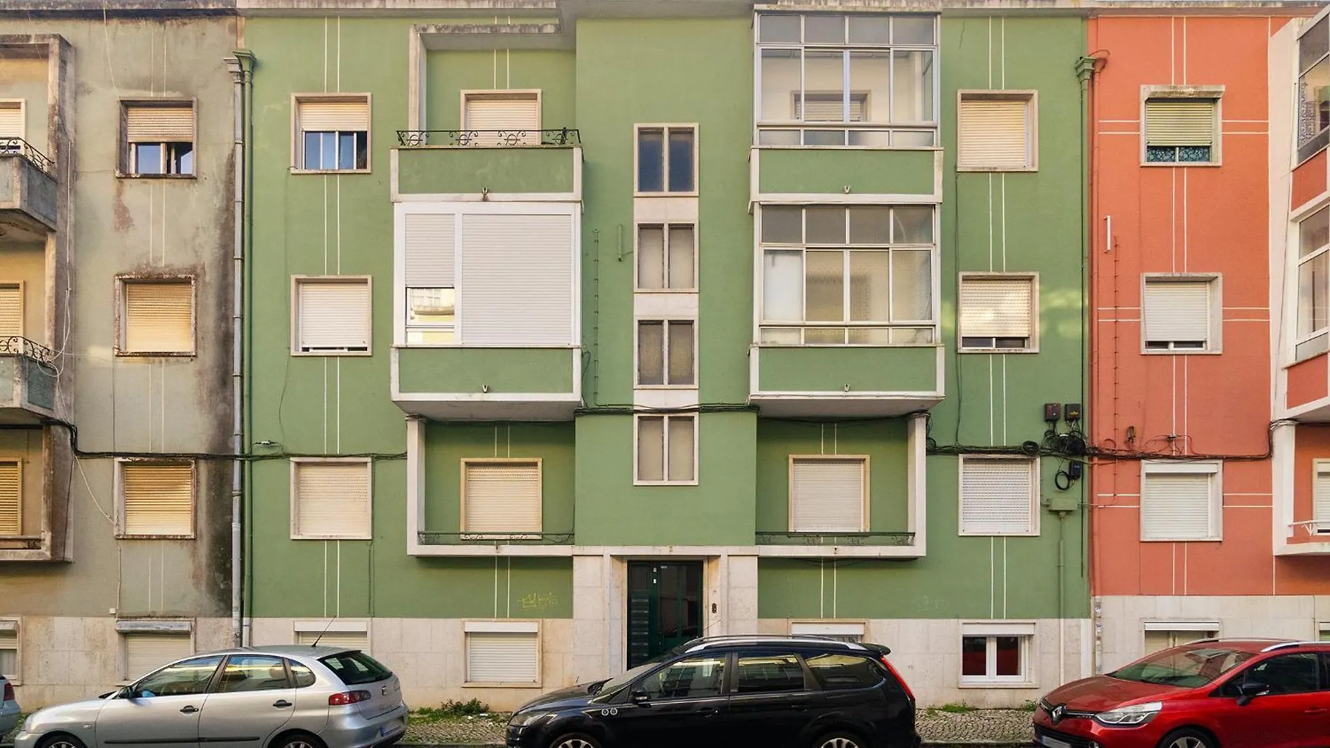 Apartment Whome Cozy Stay Steps Away From The Train Station Queluz